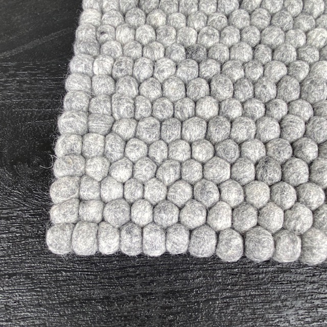 Wooldesigns ullmatta av tovade ullbollar i er önskade storlek och form - 9