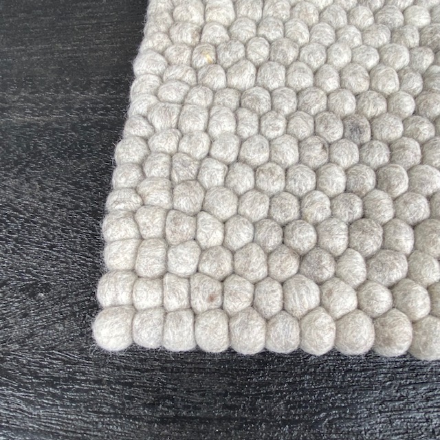 Wooldesigns ullmatta av tovade ullbollar i er önskade storlek och form - 8