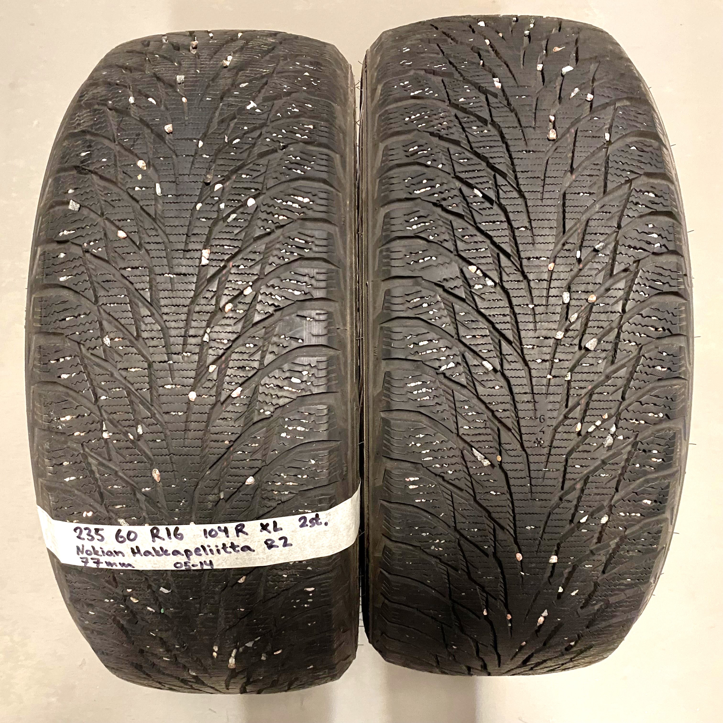 16" BEGAGNADE VINTERDÄCK M+S | 2 st 235/60 R16 104R XL Nokian Hakkapeliitta R2 | V05-14 | 7|7 mm | E-4