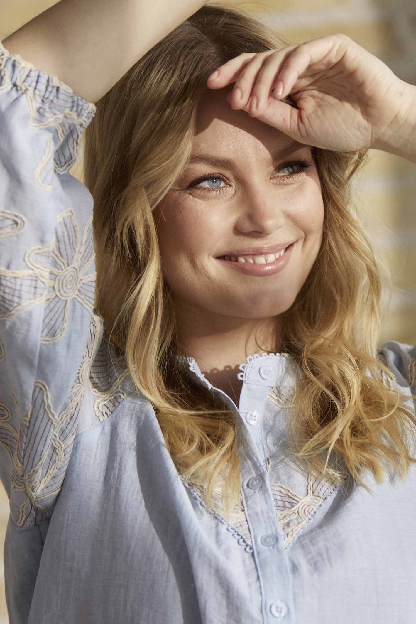  In Front -  Rikke Shirt Light Blue - 6