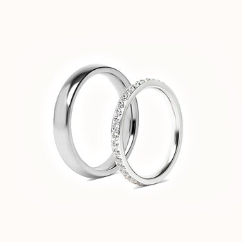 Sett med forlovelsesringer - 1 vanlig ring og 1 Forlovelsesring - 4 mm og 3 mm