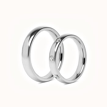 Sett med forlovelsesringer - 1 stålring 1 ring med 3 sirkoner 4mm & 3mm
