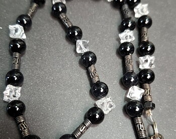 Svart Onyx med Bergkristall Merkabas halsband