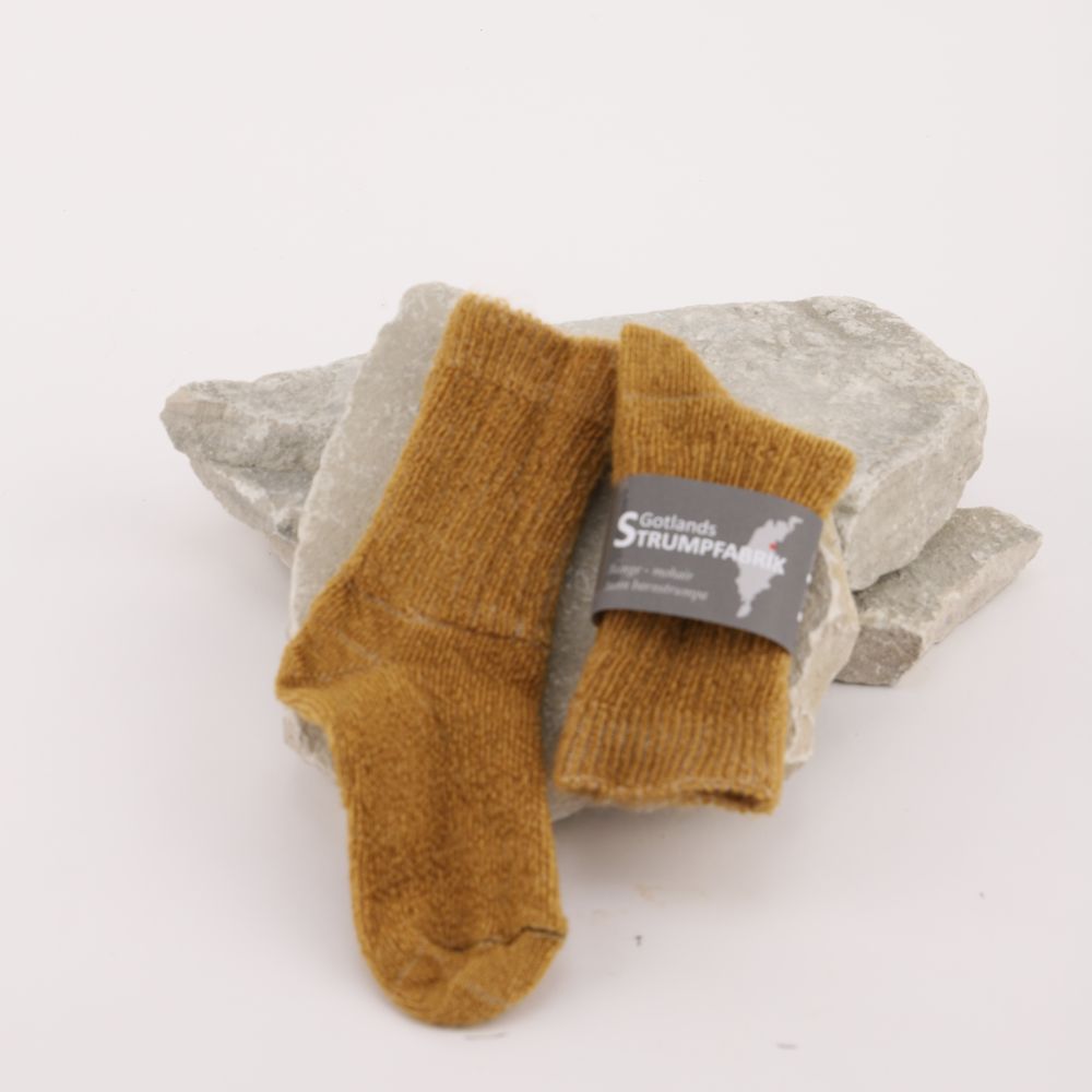 Gula barnstrumpor av mohair