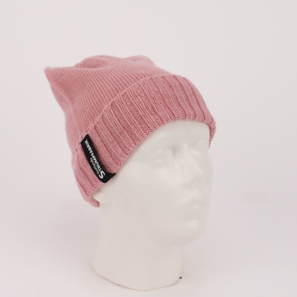 Stickad barnmössa av merinoull, färg rosa