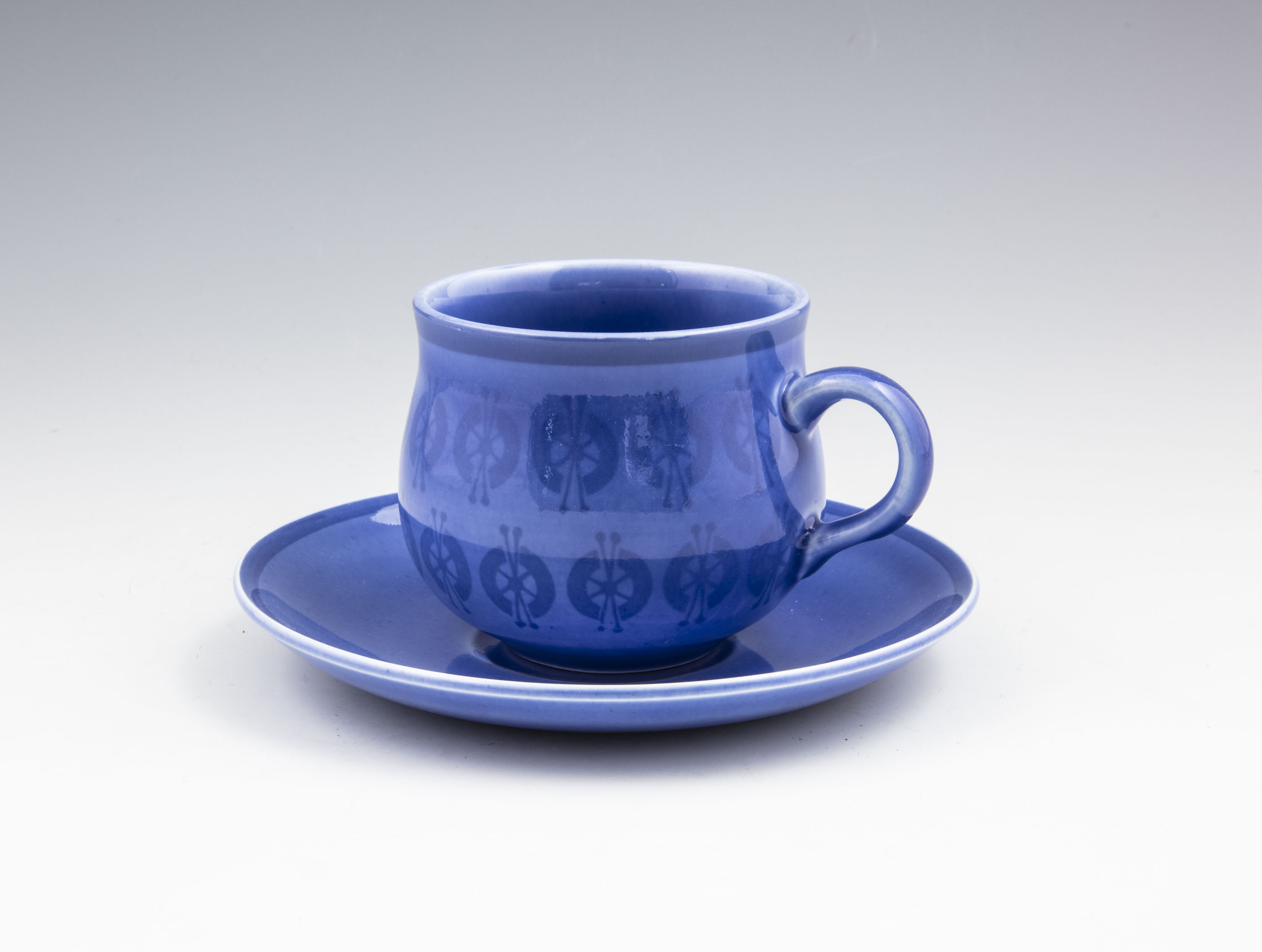 Josefin - Teacup with saucer