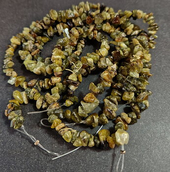 Grön Granat (Grossular) Pärlor på Sträng - Chip