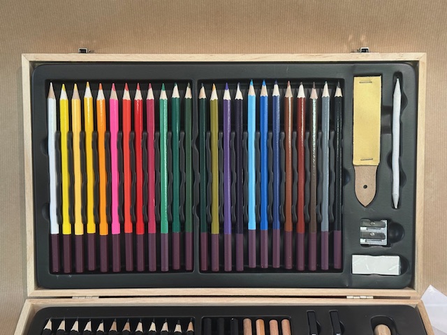 Sketch and drawing box - 3