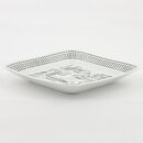 Raija Uosikkinen (Emilia 1959) Quadratic Dish with Graphic Motif 18 cm (3)