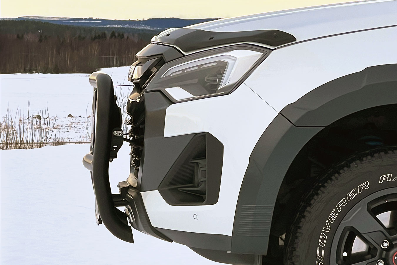 X-RACK Isuzu D-Max 25-26 frontbar for 3pcs auxiliary lights  - 2