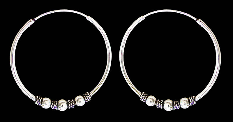 40 mm. Stora mönstrade öronringar i Äkta silver.