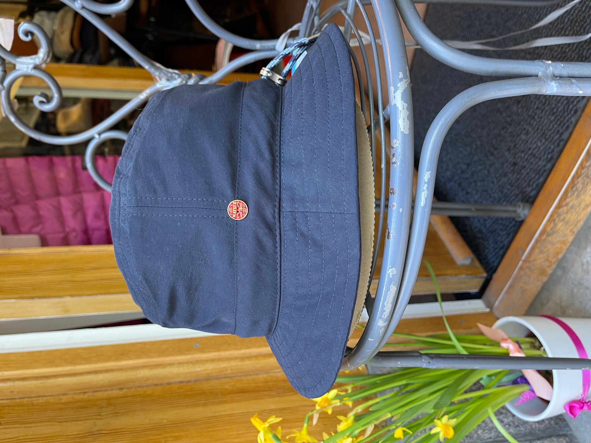  Buckethatt Emerson  UV80  + coolmax foder säljs på Hospitalsg 16 