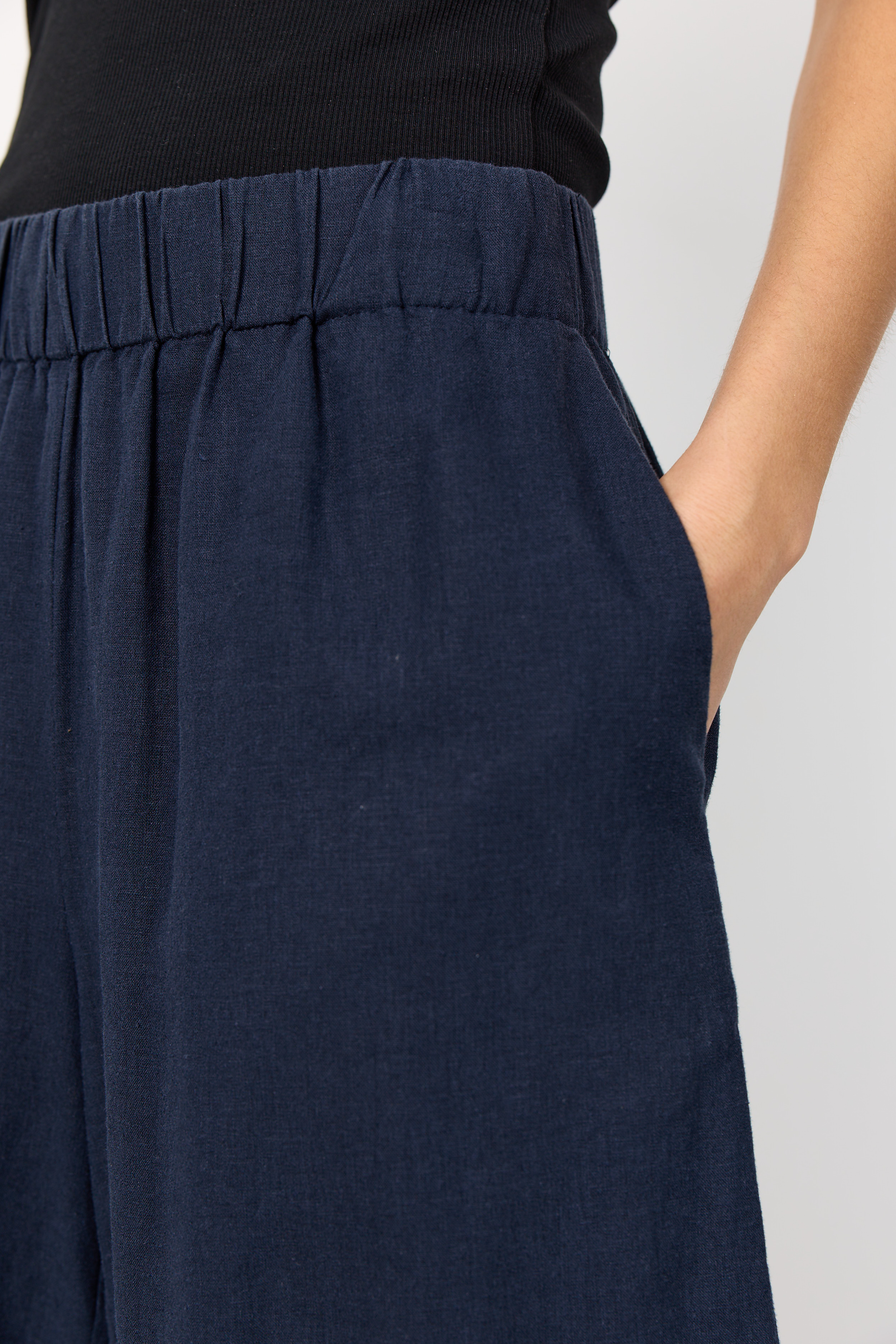 Lévete Room - Naja 29 Shorts Dark Navy - 3