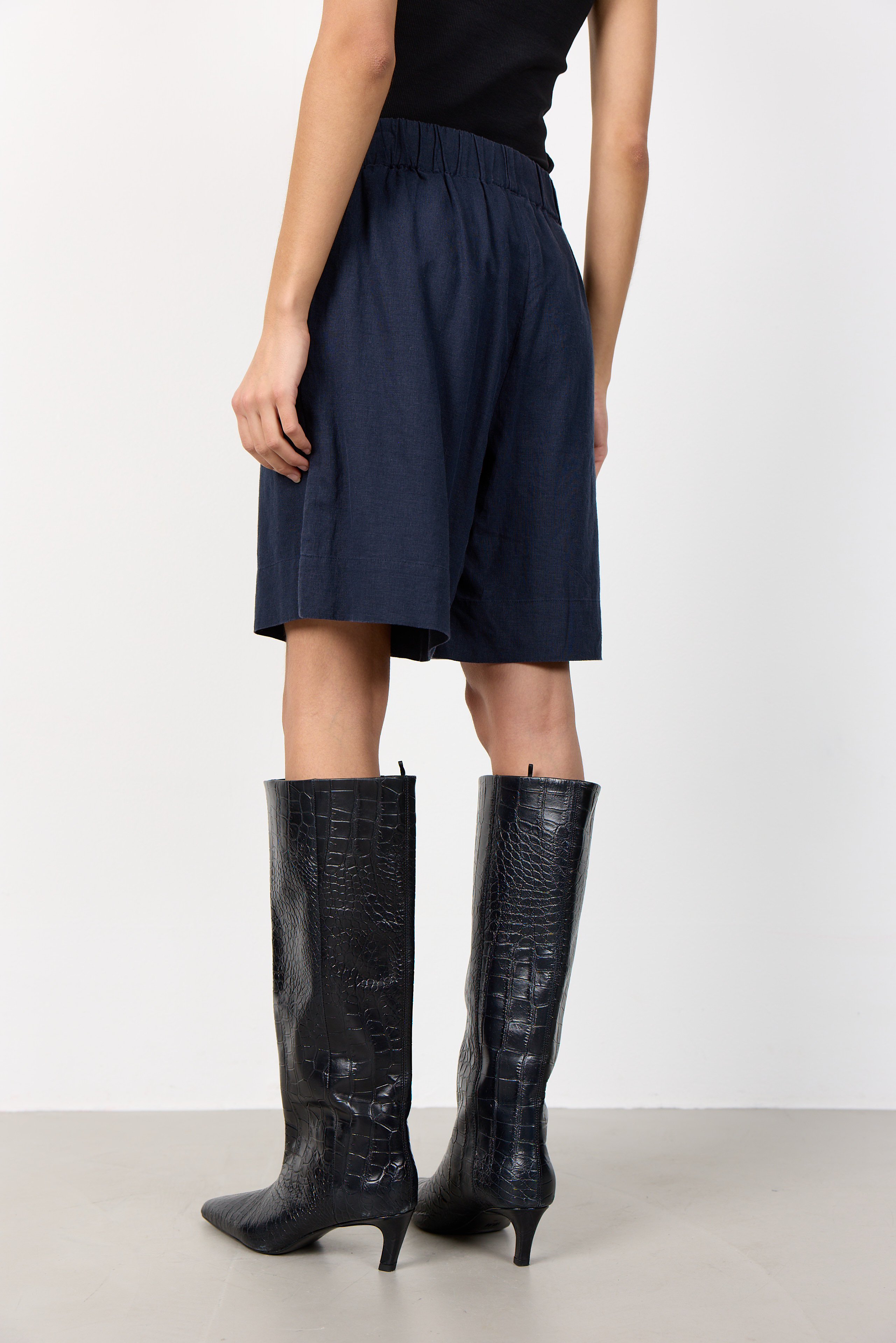 Lévete Room - Naja 29 Shorts Dark Navy - 5