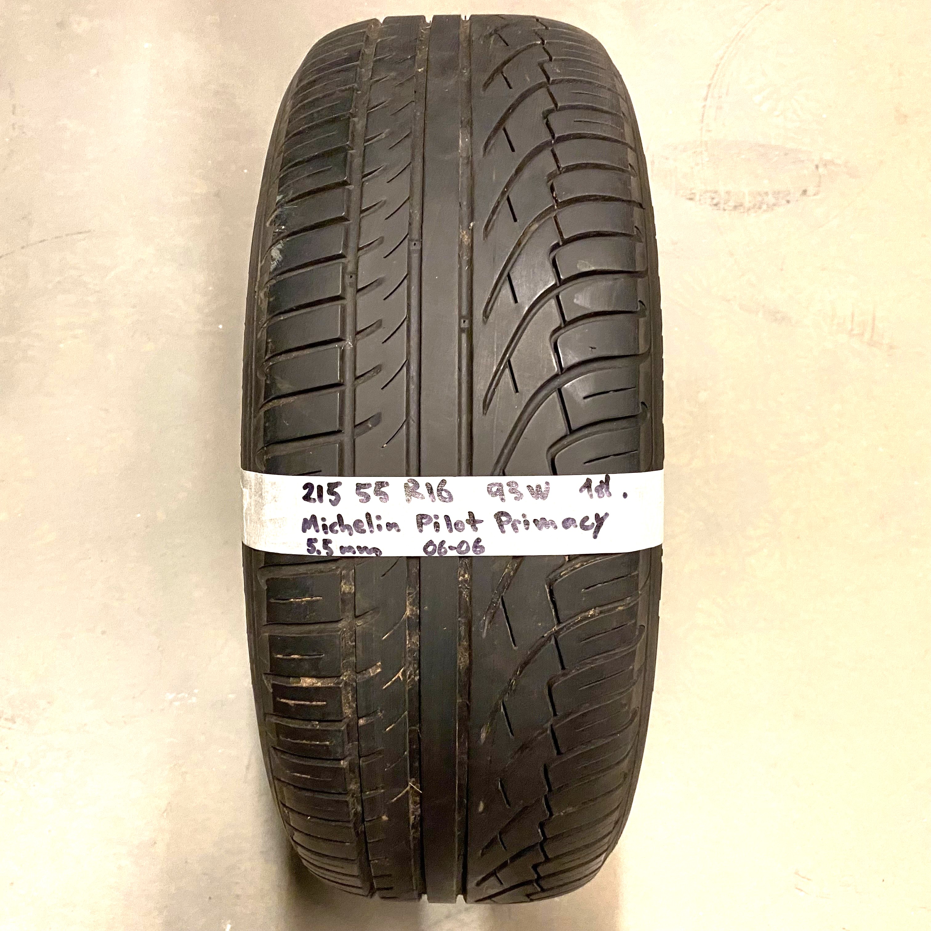 16" BEGAGNAT SOMMARDÄCK | 1 st 215/55 R16 93W Michelin Pilot Primacy | V06-06 | 5.5 mm | B-4