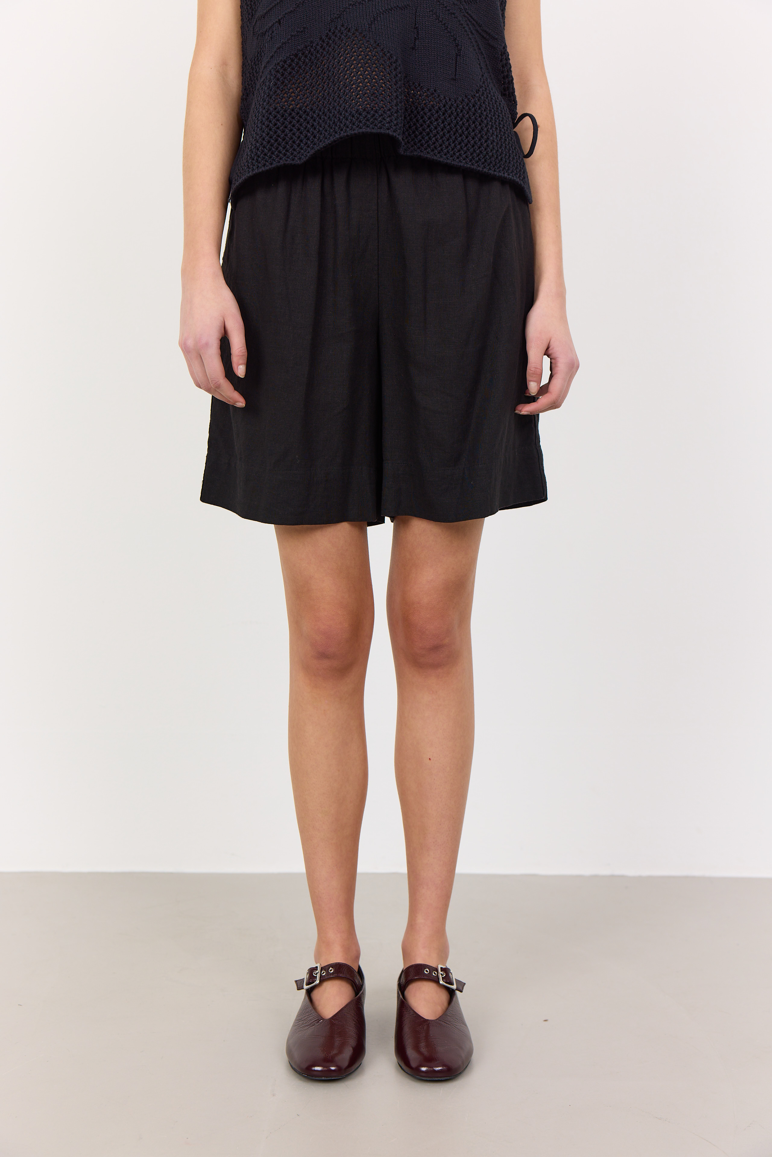 Lévete Room - Naja 29 Shorts Black