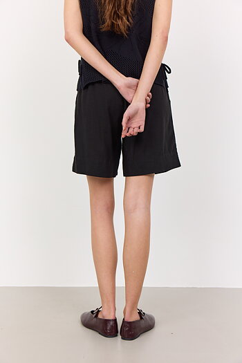 Lévete Room - Naja 29 Shorts Black