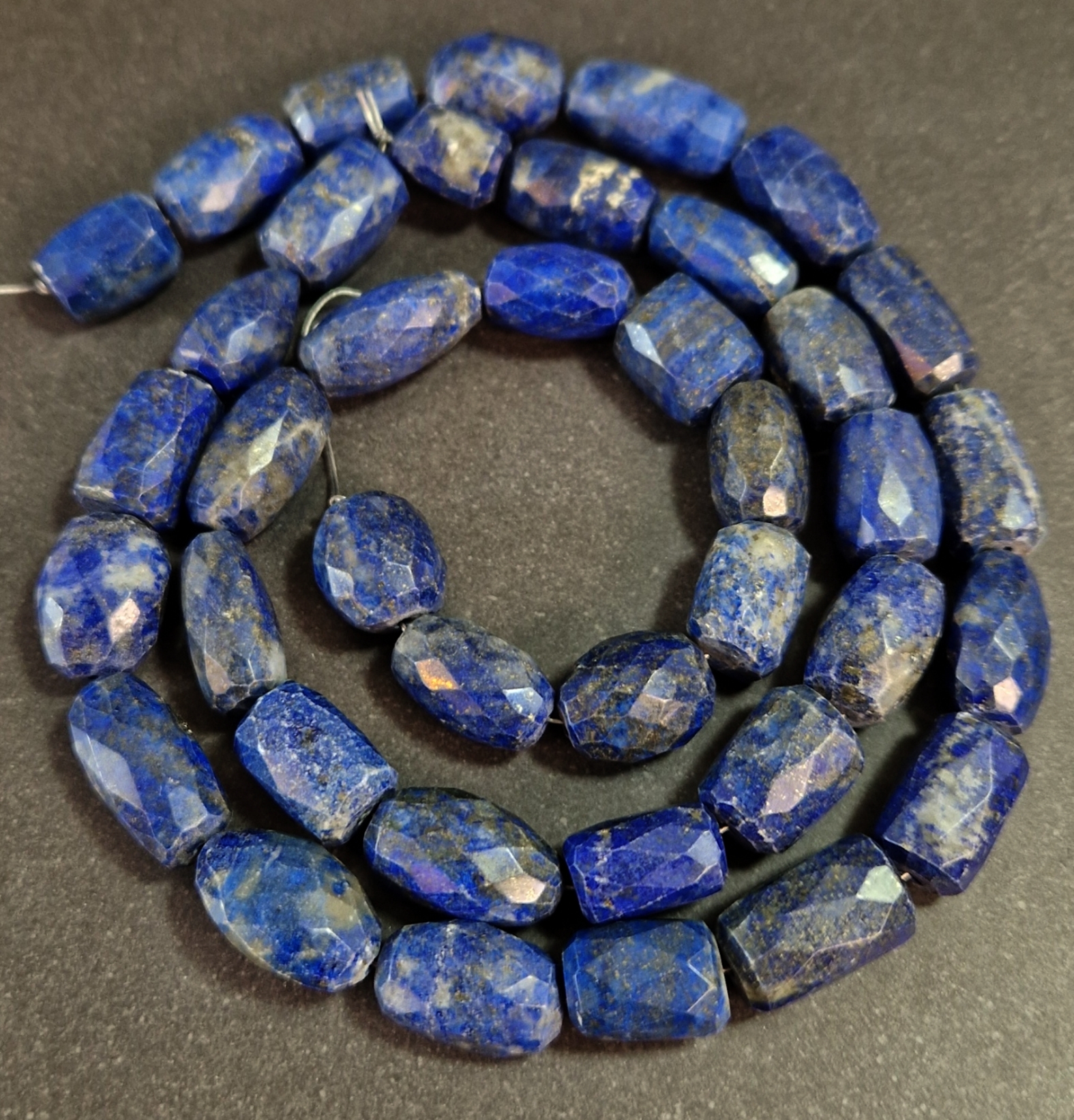 Lapis Lazuli Pärlor på Sträng - Fasetterad oval/rektangel