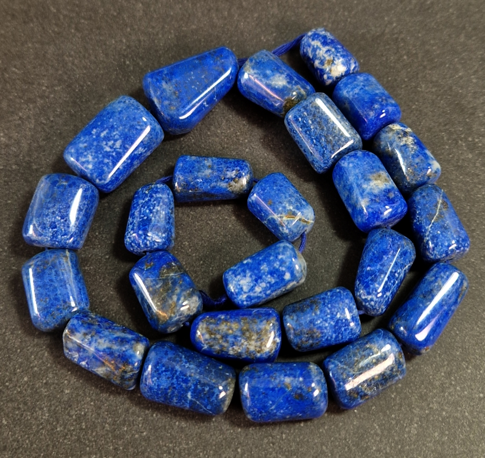 Lapis Lazuli Pärlor på Sträng - Trumlad rektangel - 2
