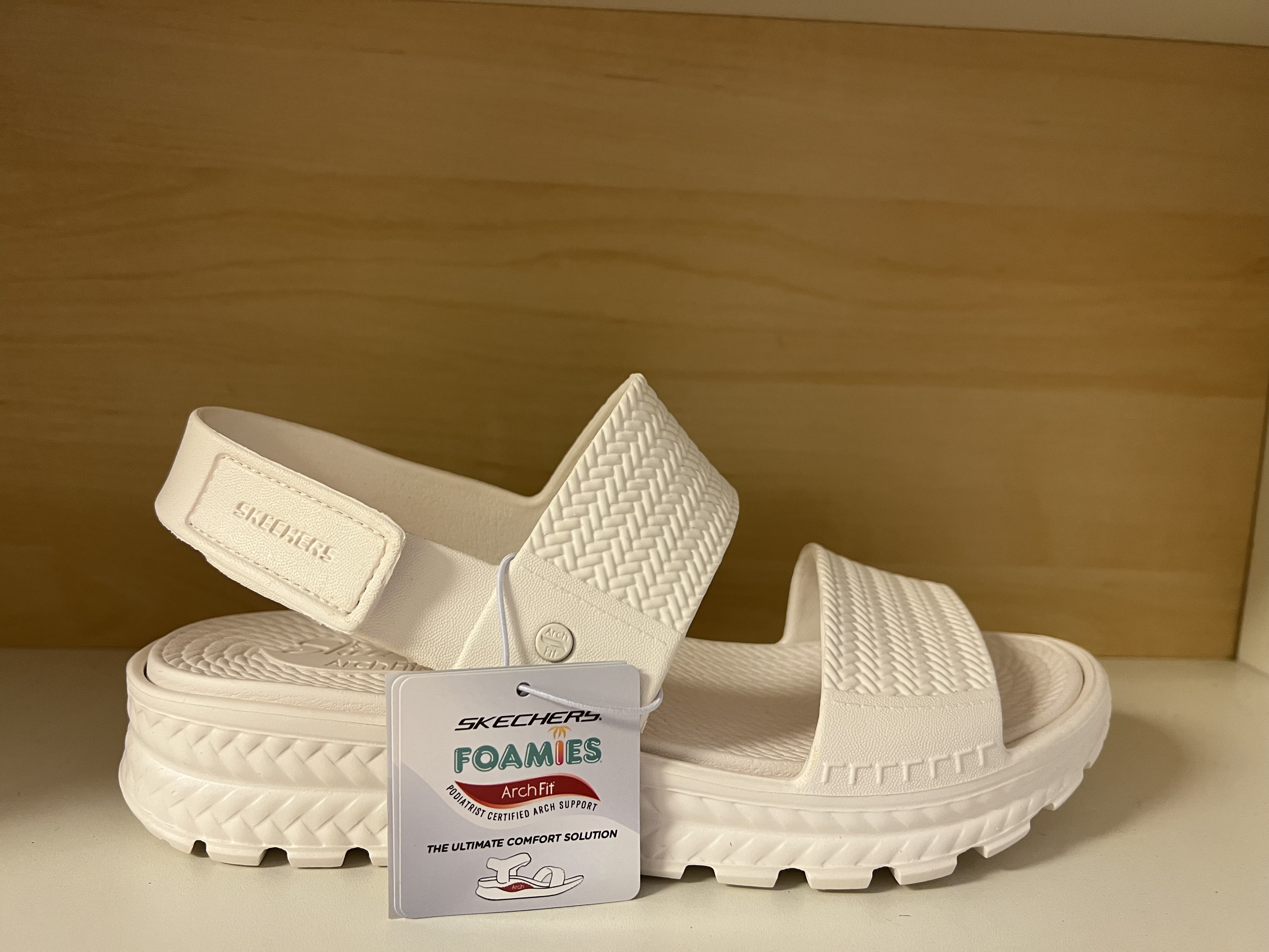 Skechers Sandal Arch Fit Foot. 
