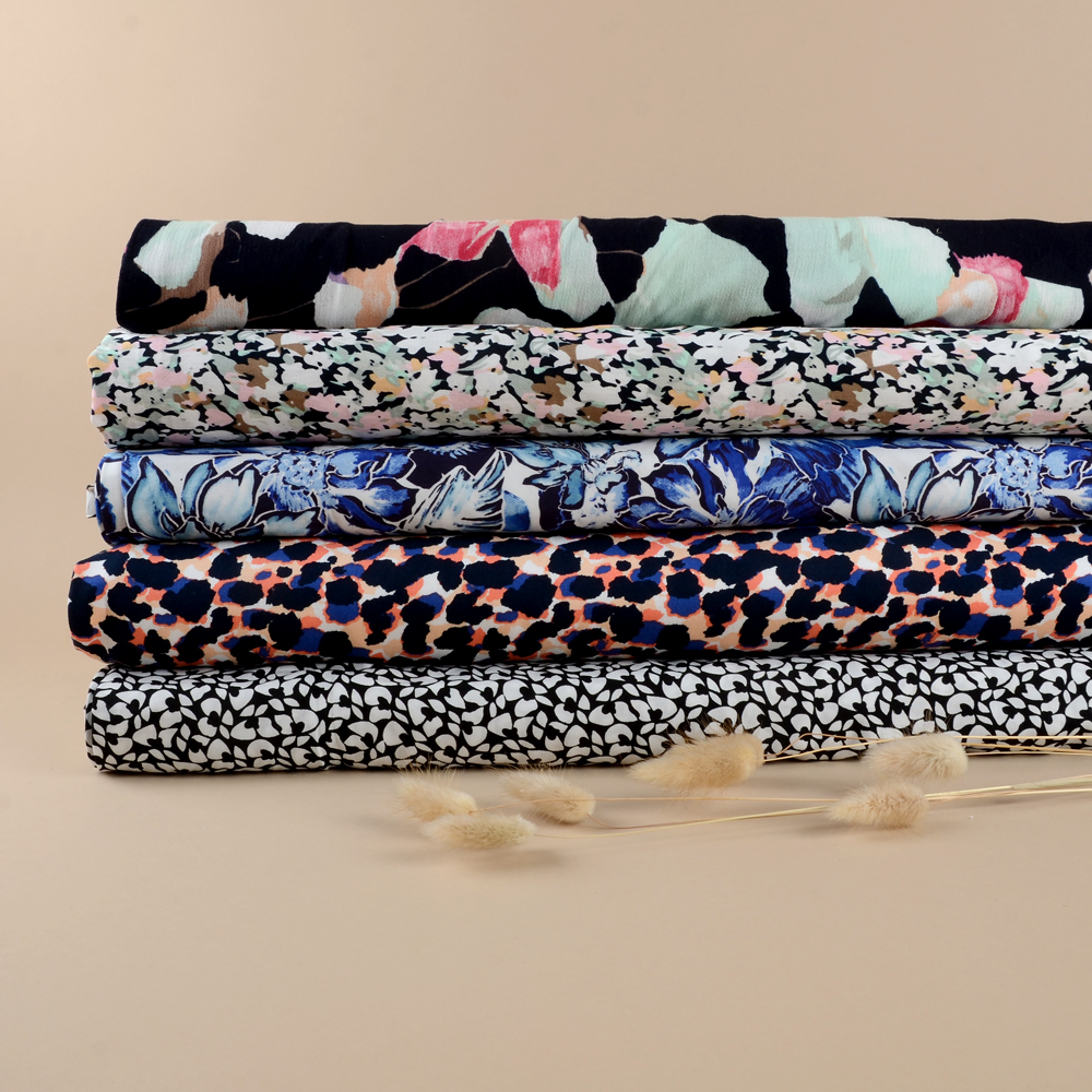 VISKOS CREPE -  SMALL FLORALS - 2