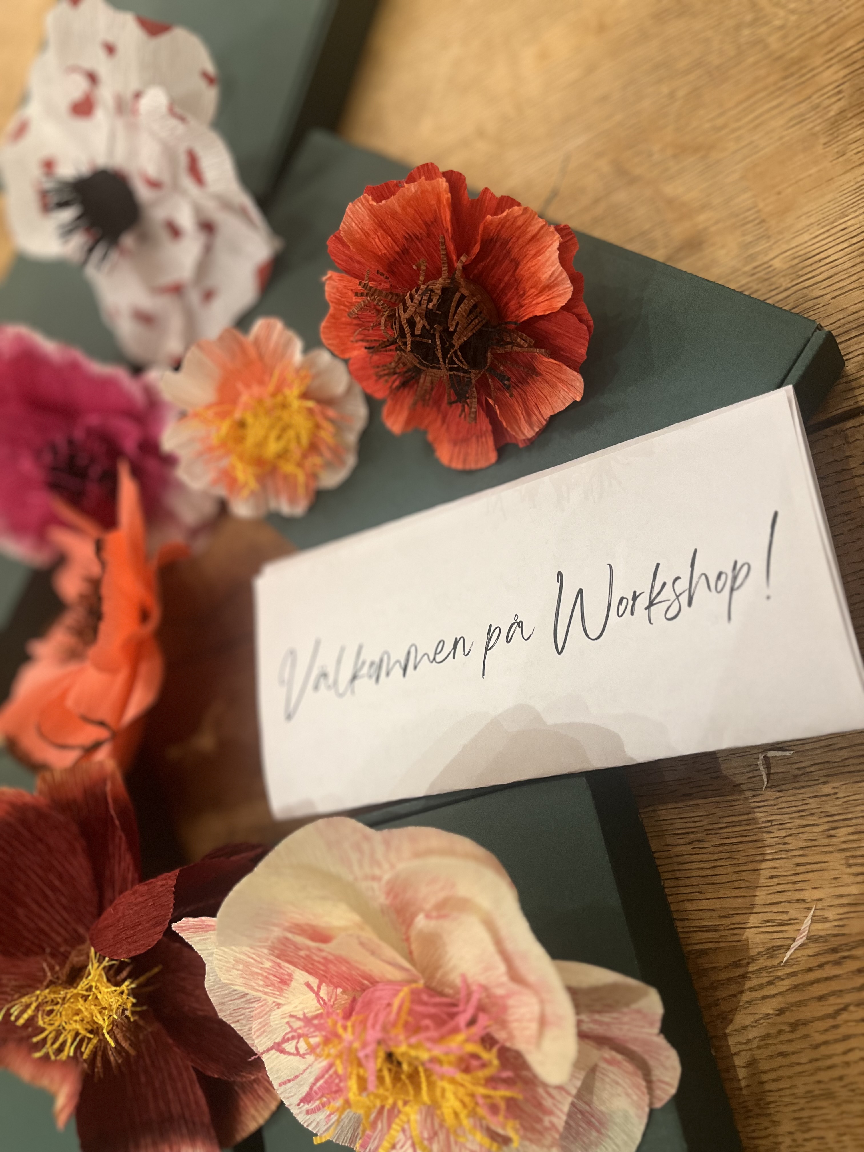 Blommor till granen - kreativ workshop i julens pappersflora 22/11 (14-16) - 6