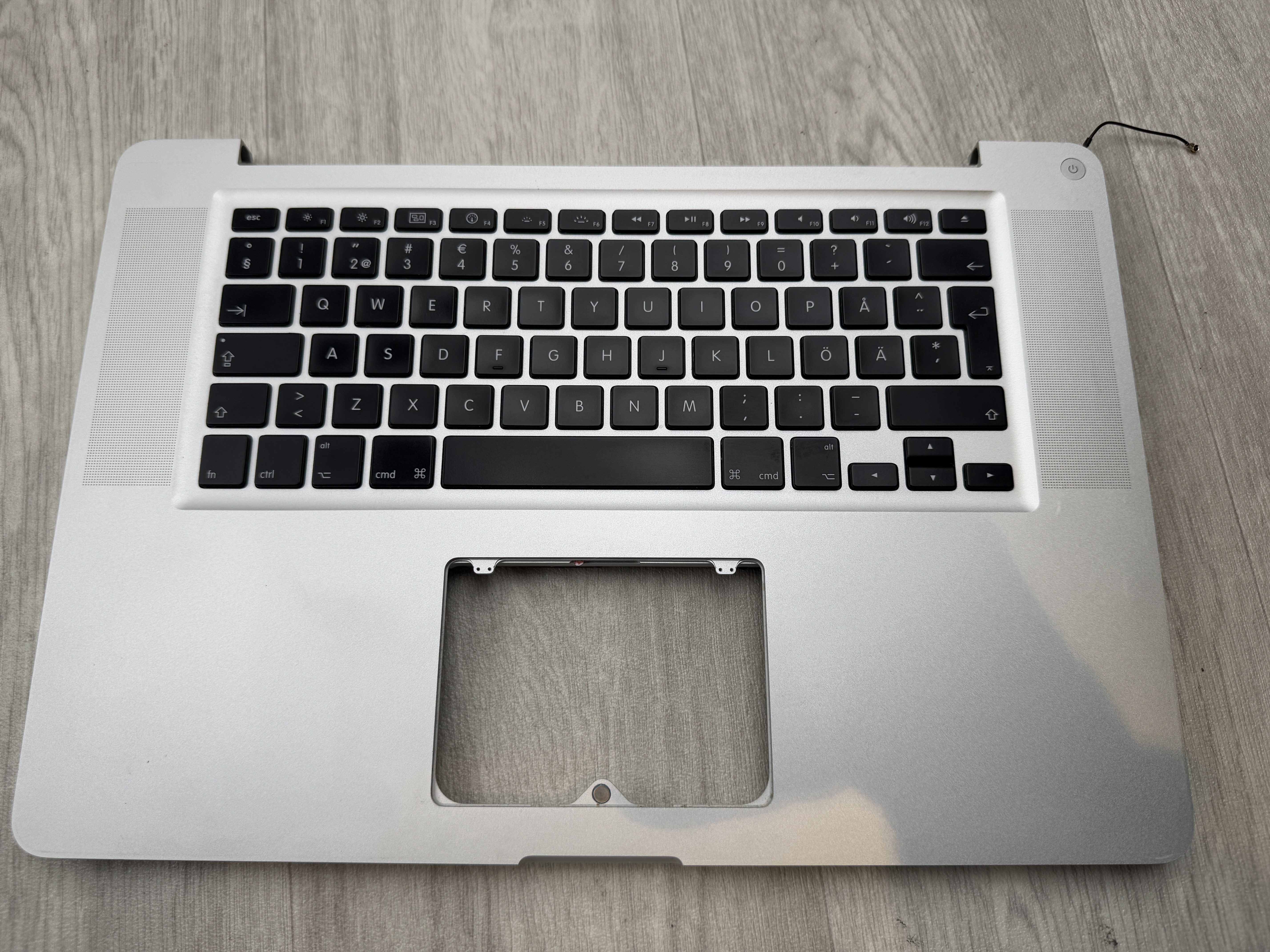 Apple MacBook Pro 15 2010 2011 Palmrest Keyboard Tangentbord