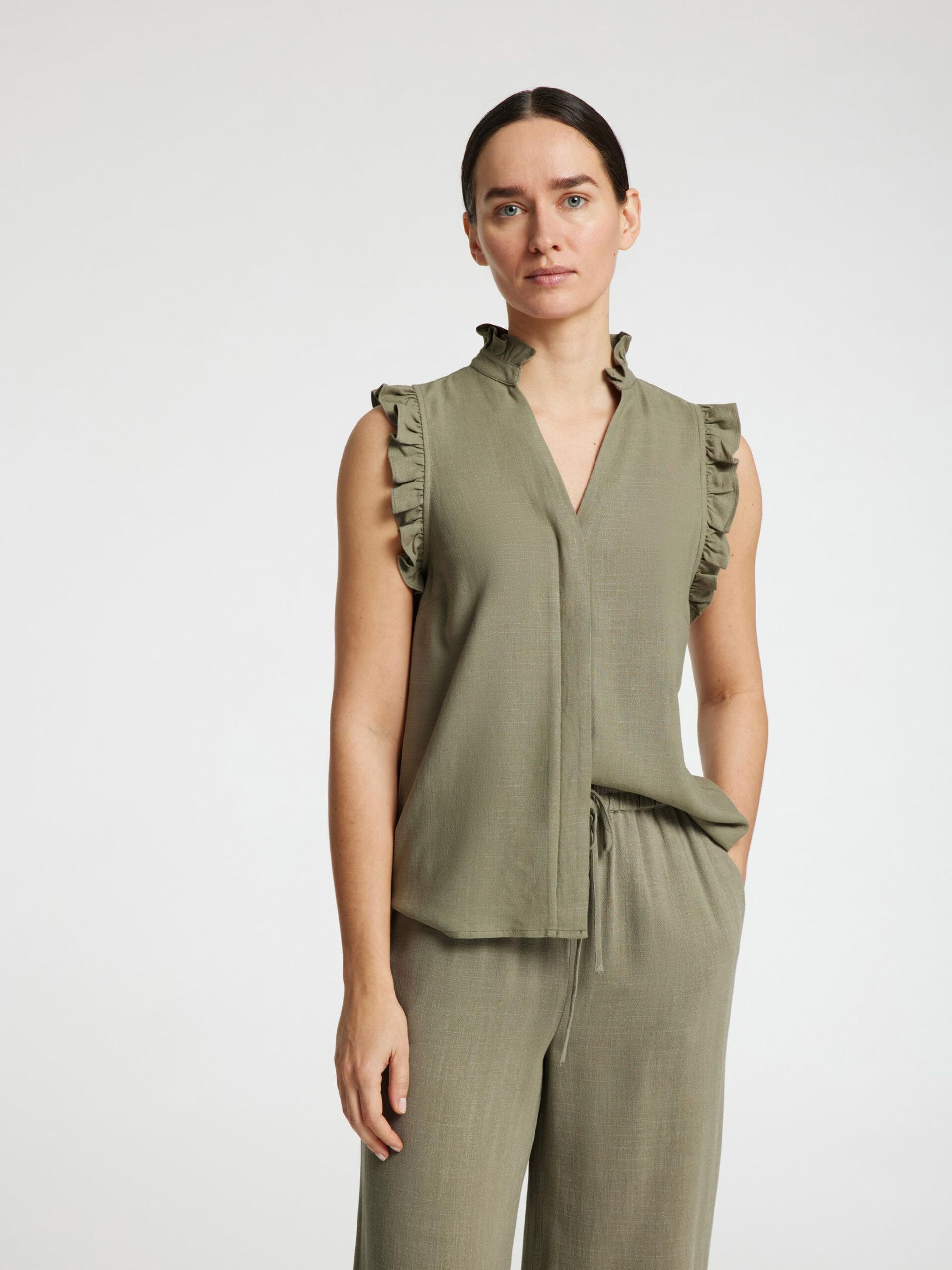 Selected Femme Viva Ruffle Top Vetiver - 2