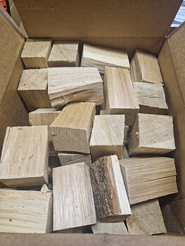 Rökträ chunks av hickory 13 liter/ca 6,5 kg