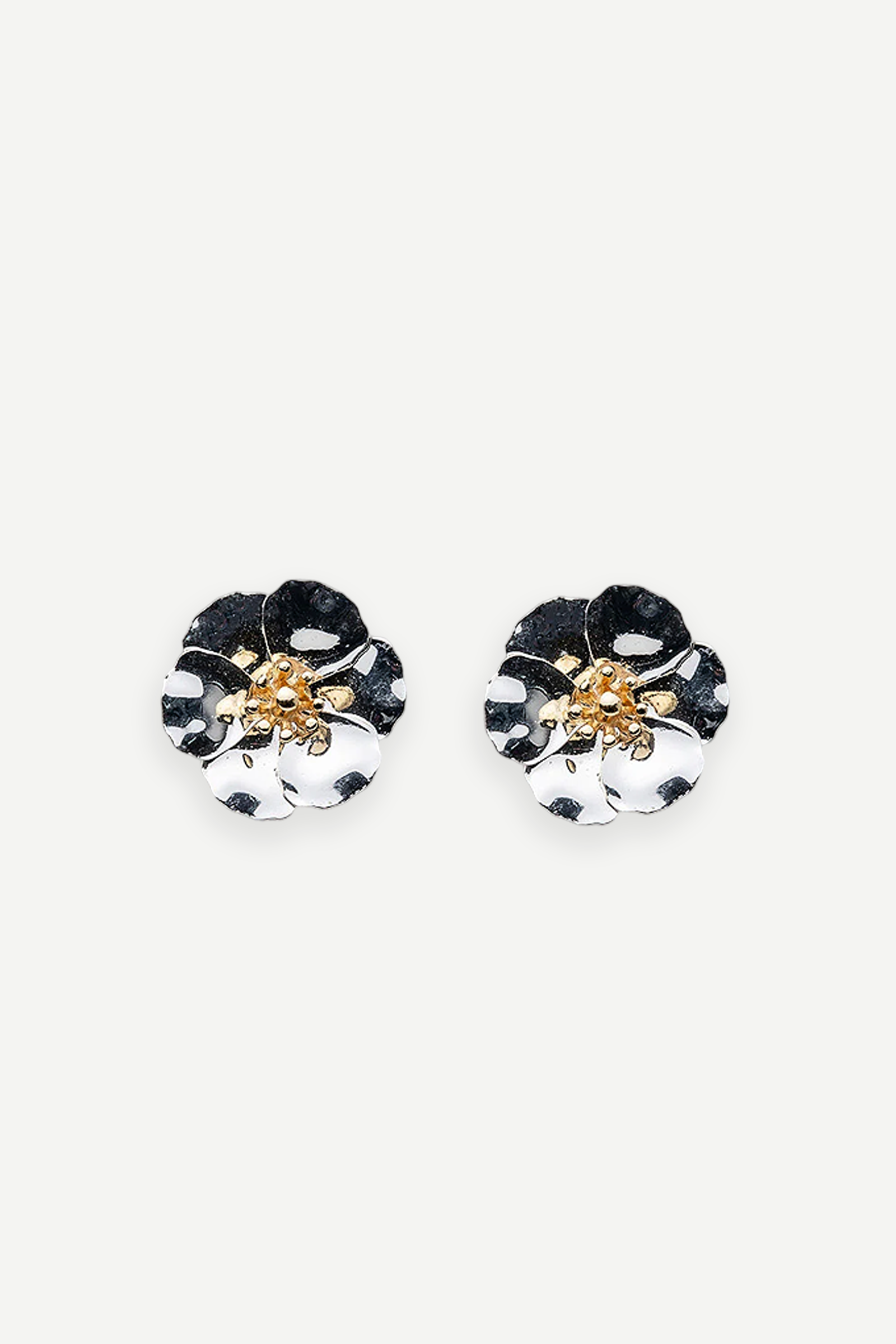 BOW19 -NEW- Flower Small Earrings Silver