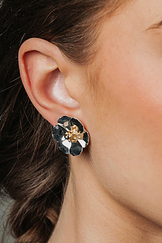 BOW19 -NEW- Flower Small Earrings Silver
