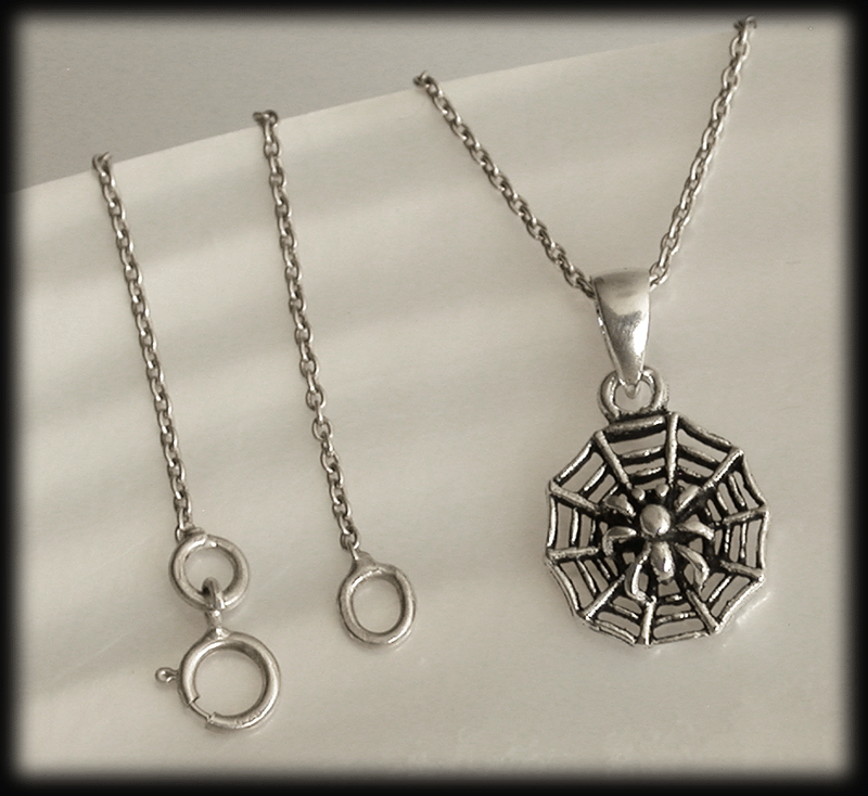 Litet spindel halsband i Äkta silver. - 2