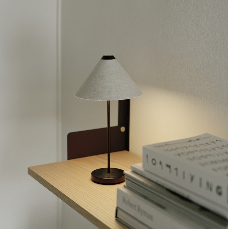 Brolly Bordslampa laddbar linne - 3