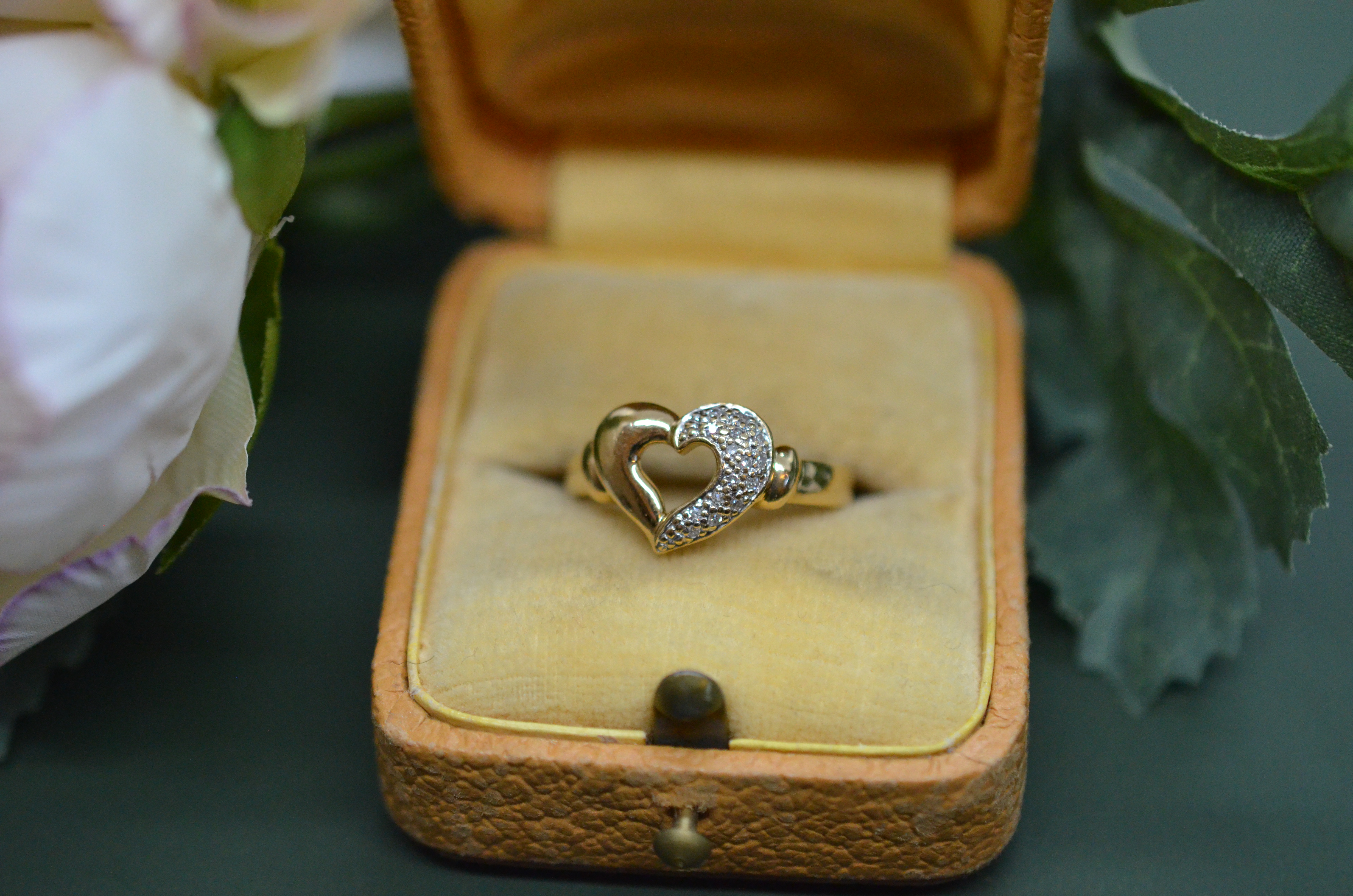 Second Hand 18k diamond ring