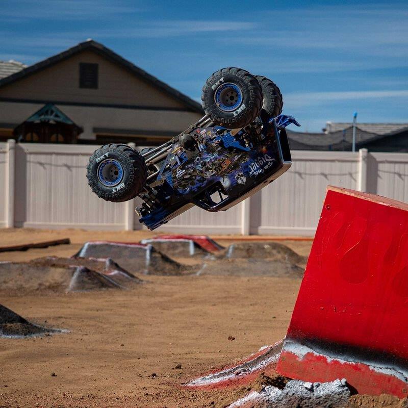 LOSI 1/8 LMT 2.0 Son-Uva Digger 4X4 Solid Axle Brushless Monster Truck RTR, Blue - 9