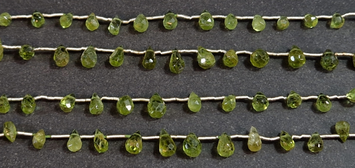 Peridot Pärlor på Sträng - Fasetterad droppe