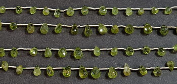 Peridot Pärlor på Sträng - Fasetterad droppe