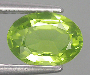 Impresionante piedra preciosa suelta de peridoto natural de corte ovalado de 1,02 ct - 3