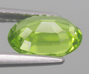 Impresionante piedra preciosa suelta de peridoto natural de corte ovalado de 1,02 ct - 2