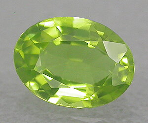 Impresionante piedra preciosa suelta de peridoto natural de corte ovalado de 1,02 ct