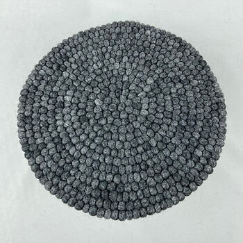 Wooldesign grytunderlägg av ullbollar, 33 cm, grafitgrå
