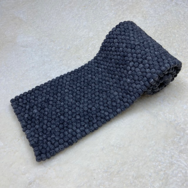 Wooldesign grytunderlägg & löpare av ullbollar, 20x90 cm, grafitgrå - 3