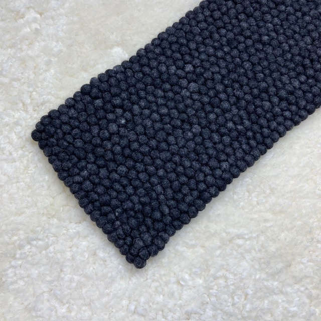 Wooldesign grytunderlägg & löpare av ullbollar, 20x90 cm, svartgrå - 2