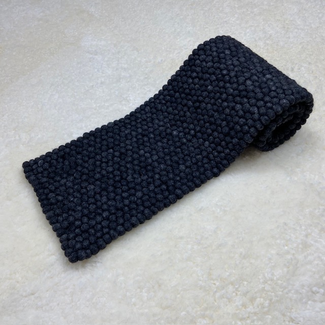 Wooldesign grytunderlägg & löpare av ullbollar, 20x90 cm, svartgrå - 3