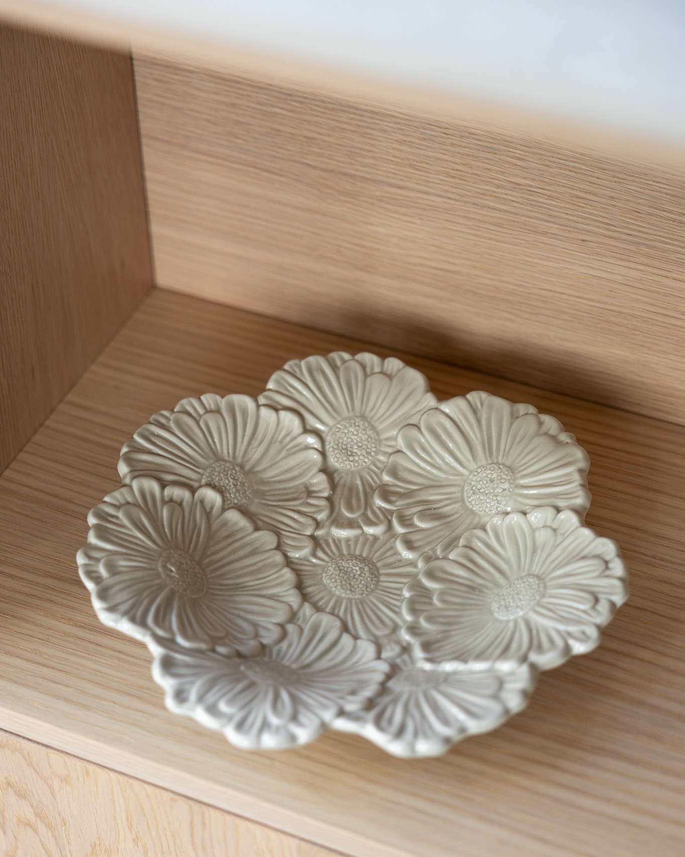 Äng - Fat - Blomma - Keramik - Beige - 25x25 cm