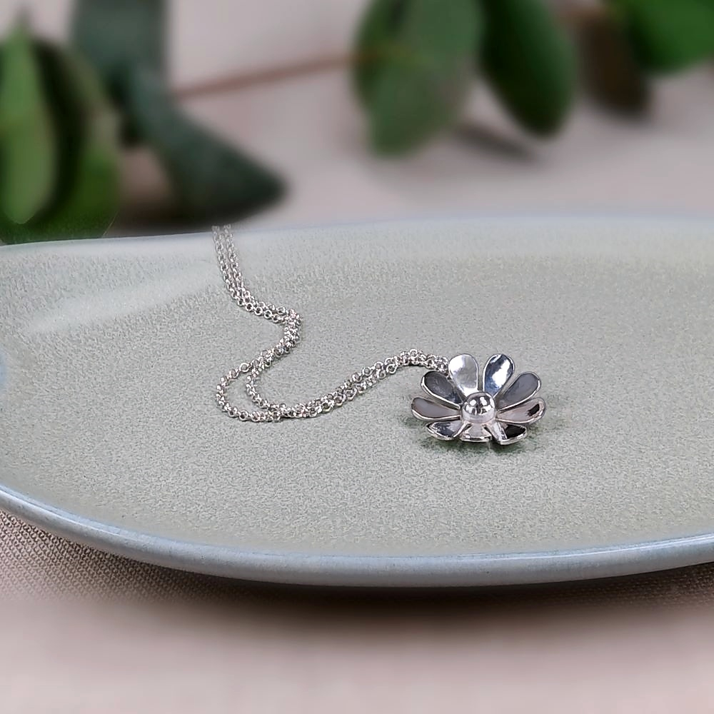 IAMLUND Blomstertid halsband silver