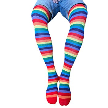 Regenbogenfarbene Kniestrümpfe