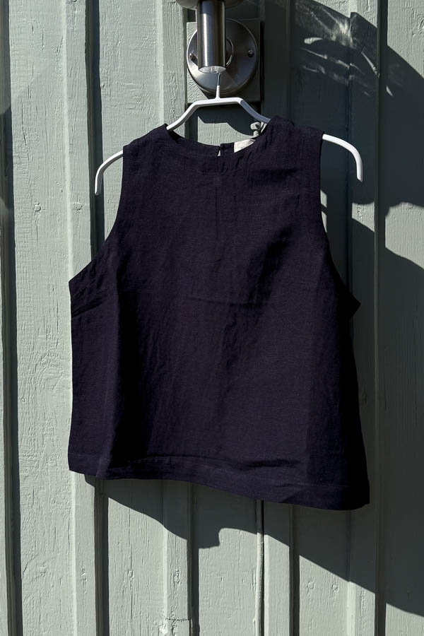 Movesgood - Noor Tank Top Dark Blue - 11