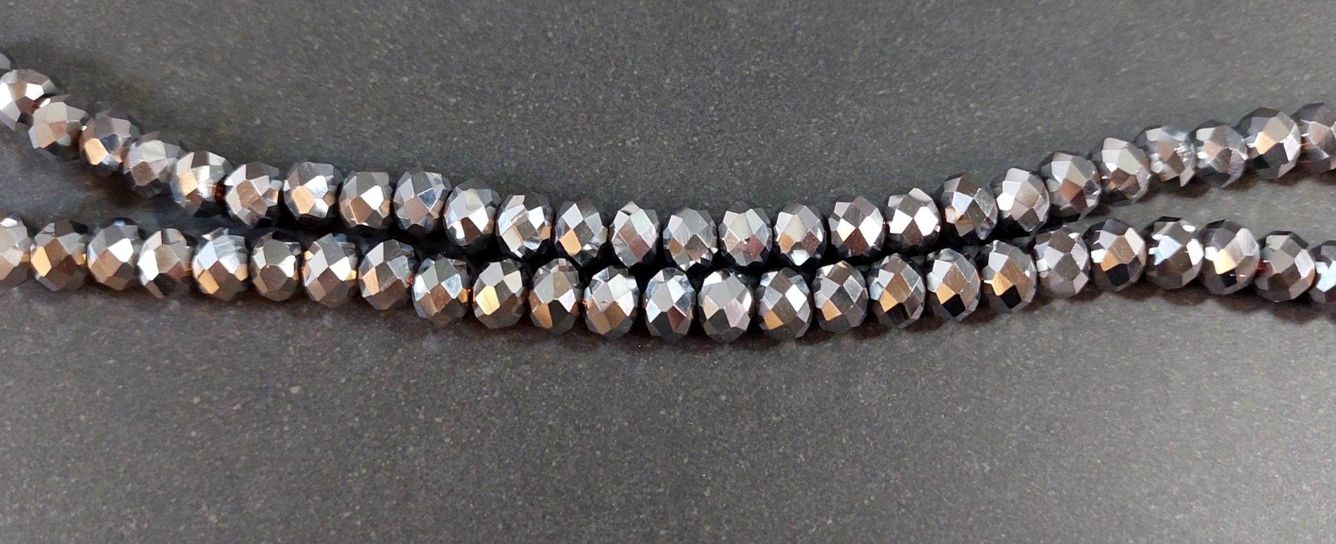 Pärlor på Sträng - Fasetterad Metallic Silver