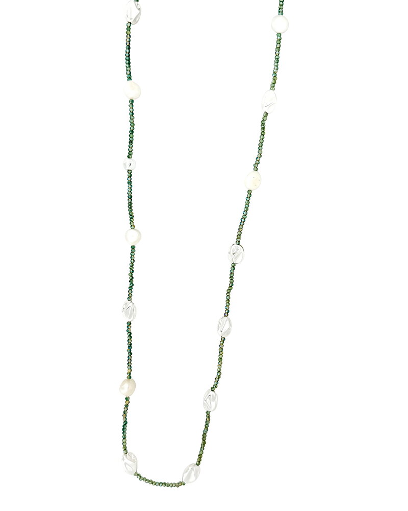 Halsband med gröna och vita pärlor
